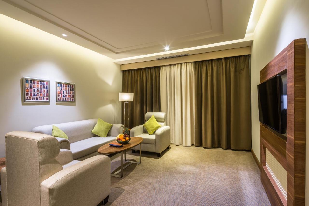 Mena Hotel Tabuk Bagian luar foto