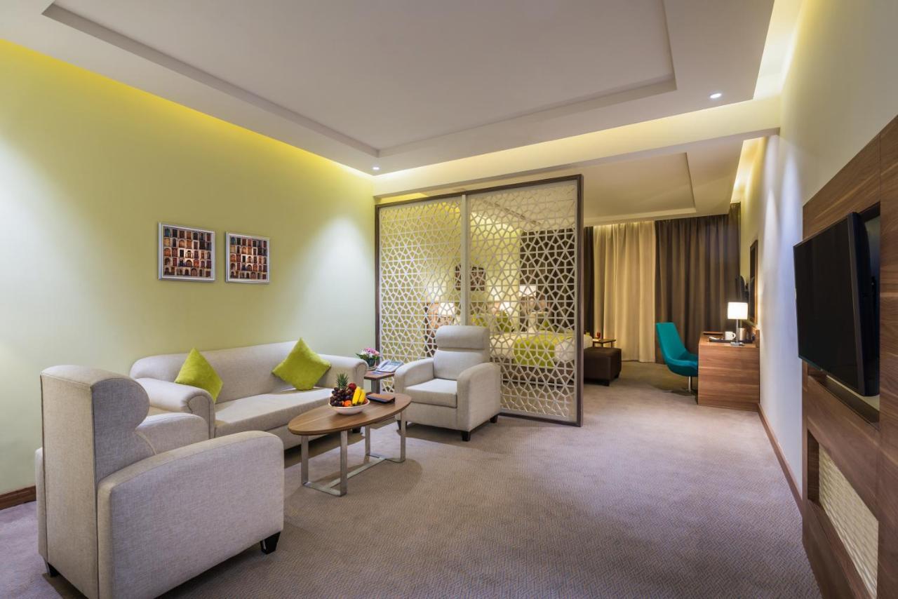 Mena Hotel Tabuk Bagian luar foto