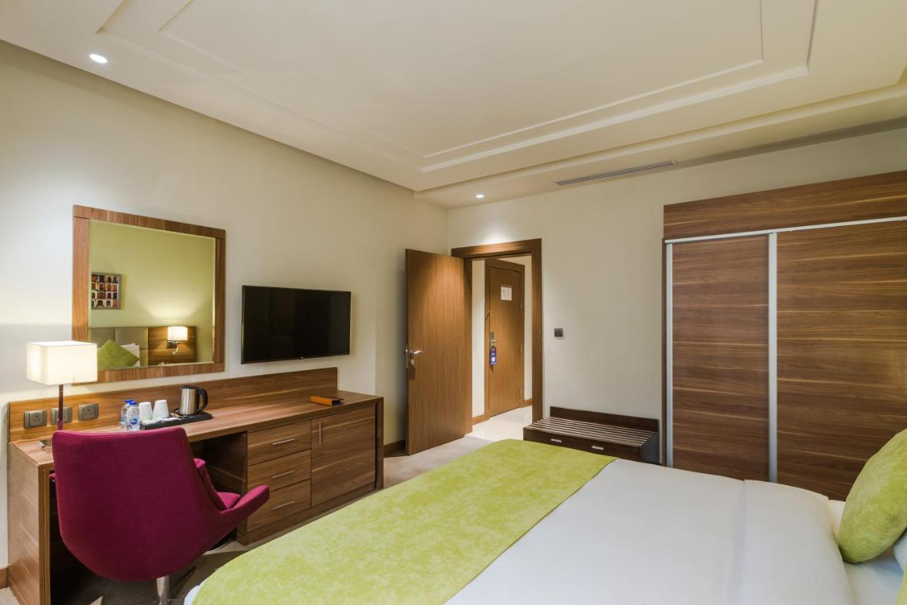 Mena Hotel Tabuk Bagian luar foto